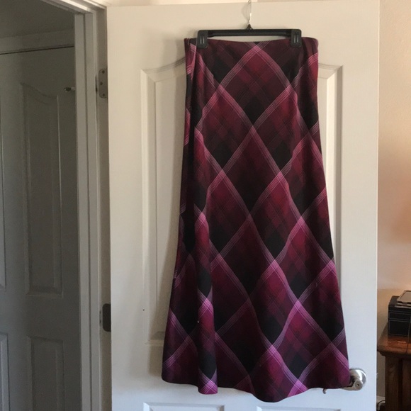 Skirt - Picture 2 of 3